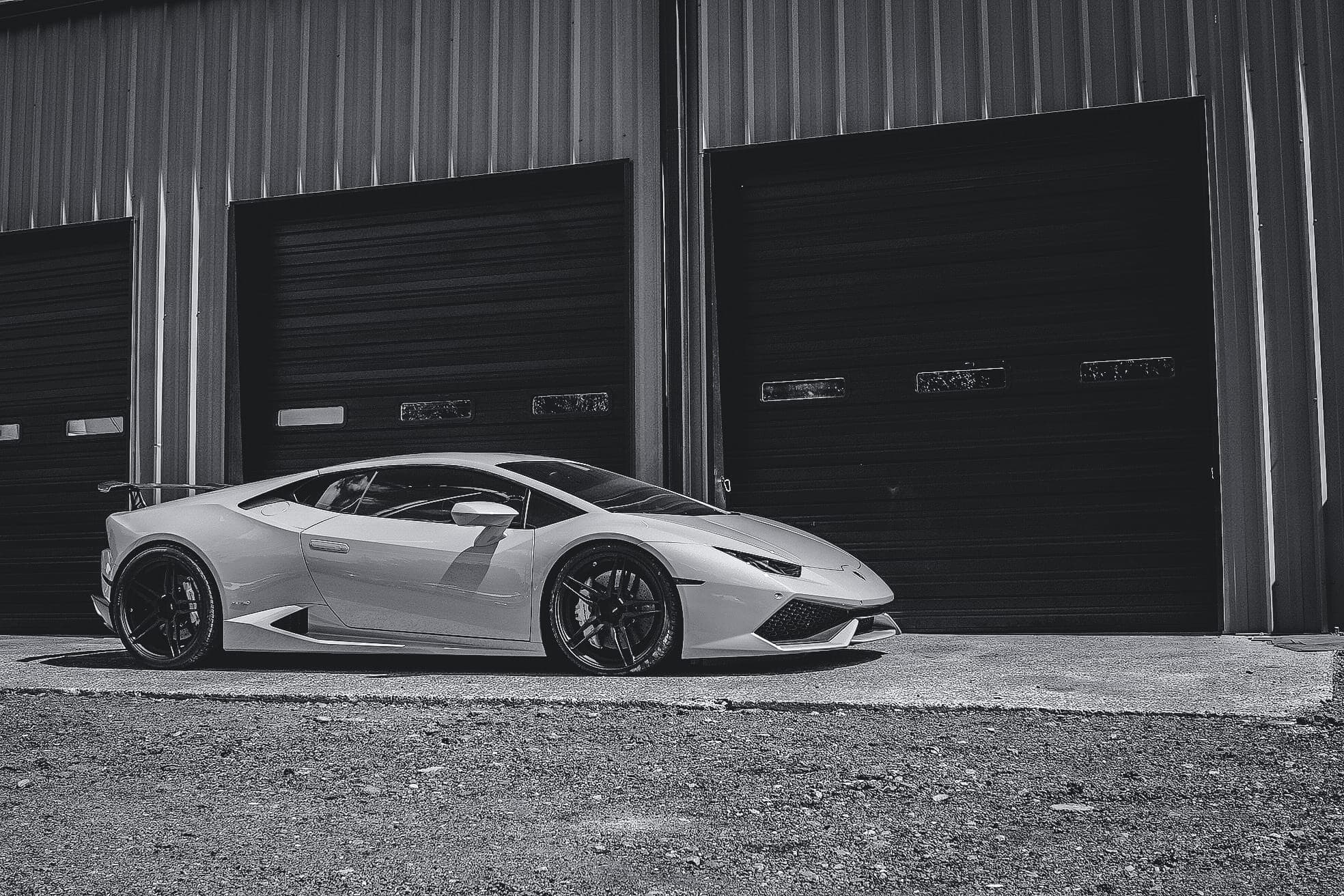 Lamborghini Huracan brake caliper painting service