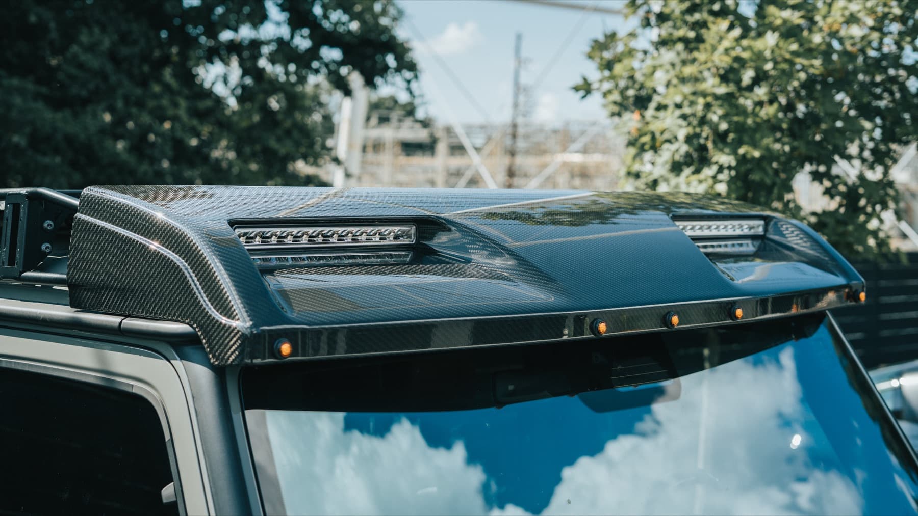 Off-road roof rack and light bar
