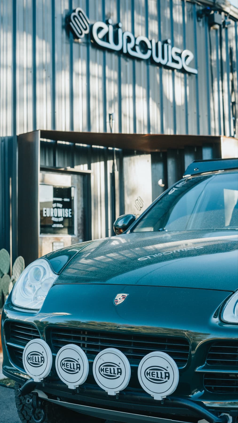 Porsche off-road build with auxiliary lights