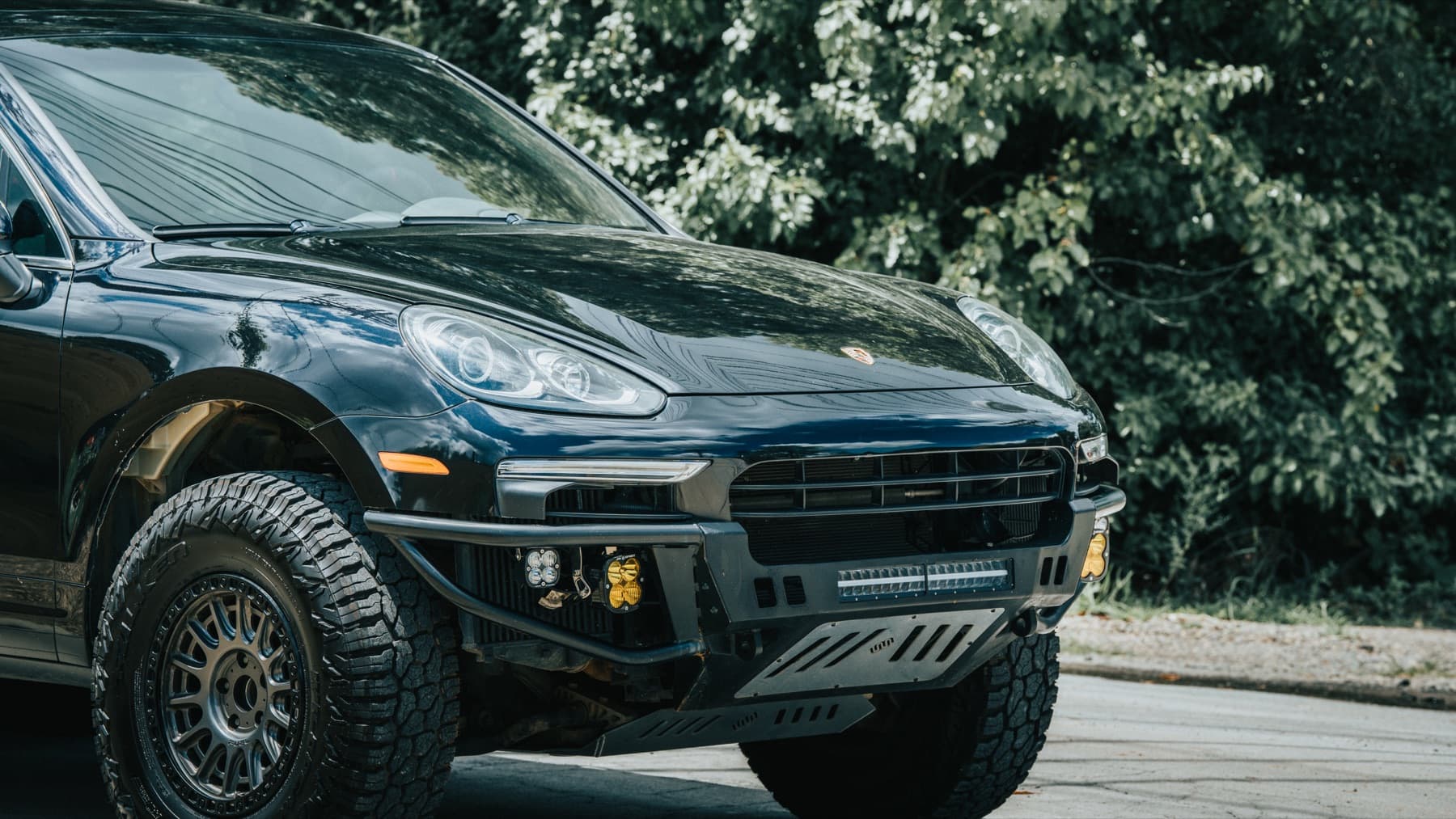 Lifted black Porsche Cayenne