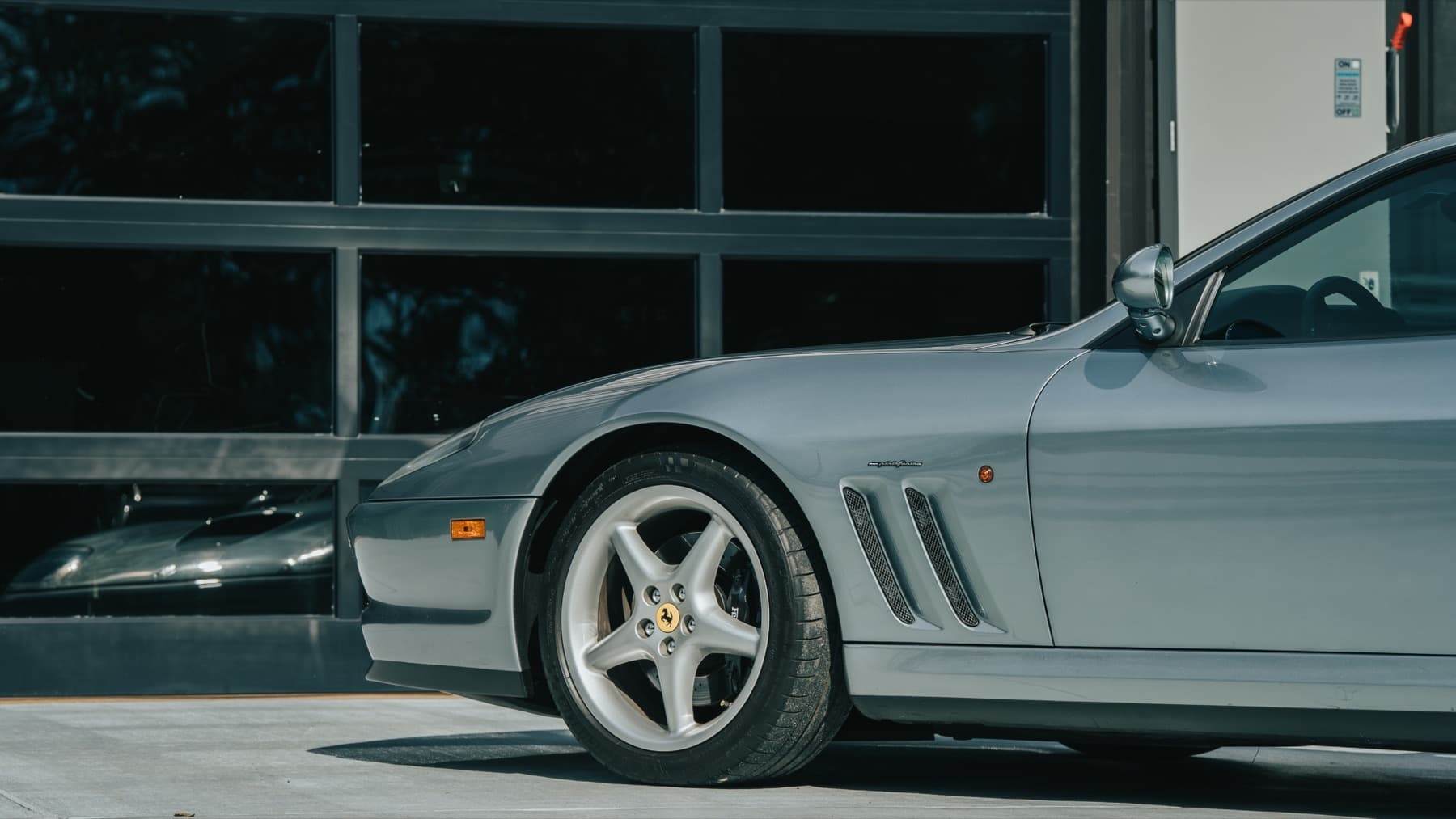 Silver Ferrari 550 Maranello in profile